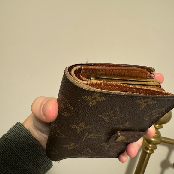 LV Vintage wallet with kisslock - Picture 8 of 8